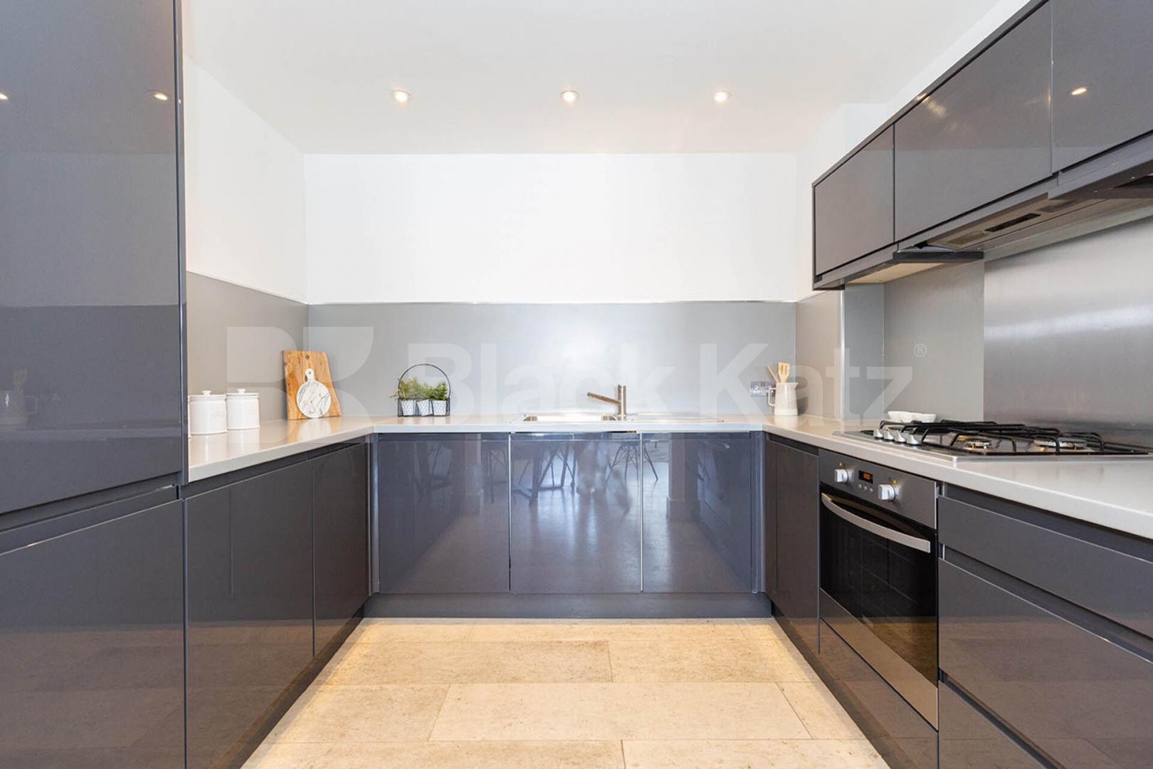  Luxurious apartment within an impressive converted warehouse Tabernacle Street, Old Street